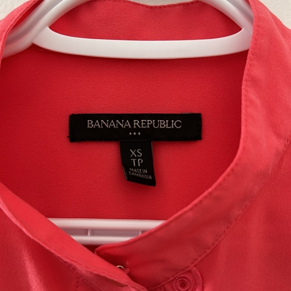 Banana Republic Salmon Blouse with Gold Button - Picture 2 of 5